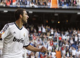 海星体育官网入口：意甲焦点对决，国际米兰客场征战比萨，战术较量引爆绿茵，今日赛果揭晓