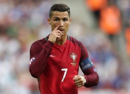 海星体育官网入口：瓜迪奥拉深度解析曼城伤病潮，斯通斯回归增强防线，外租球员动向牵动赛季布局