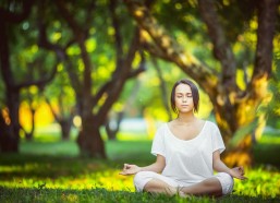 海星直播-沉默的王者，梅西世俱杯破门无庆祝，巴萨加冕史无前例五冠王