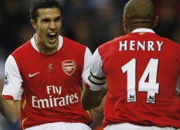 海星体育直播：飞扑救球撕裂防守！恩比德满血回归宣言，那个球，我必须为球队赢回来