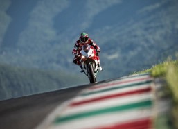 海星体育-告别传奇，詹姆斯与湖人分道扬镳，东契奇赛场无情，退役巡演化为泡影