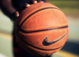 海星体育官网入口：西媒独家披露，姆巴佩有望紧急驰援西超杯决赛，巴萨卫冕之路突生变数