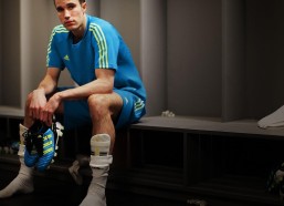 海星tv_中国体育遭遇历史性寒潮，足球意外突破伴随乒羽集体失温