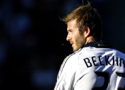 海星tv_Shams权威披露，浓眉免手术仍缺阵六周疗伤 独行侠重启多队交易谈判引市场震荡