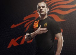 海星体育直播-彭啸谦称进球彰显团队协作，中国男足全力投入泰国赛事备战