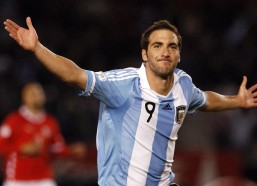 海星体育|拉拉维亚自12月30日担任首发后场均贡献15.4分6篮板2抢断，崛起为球队关键力量